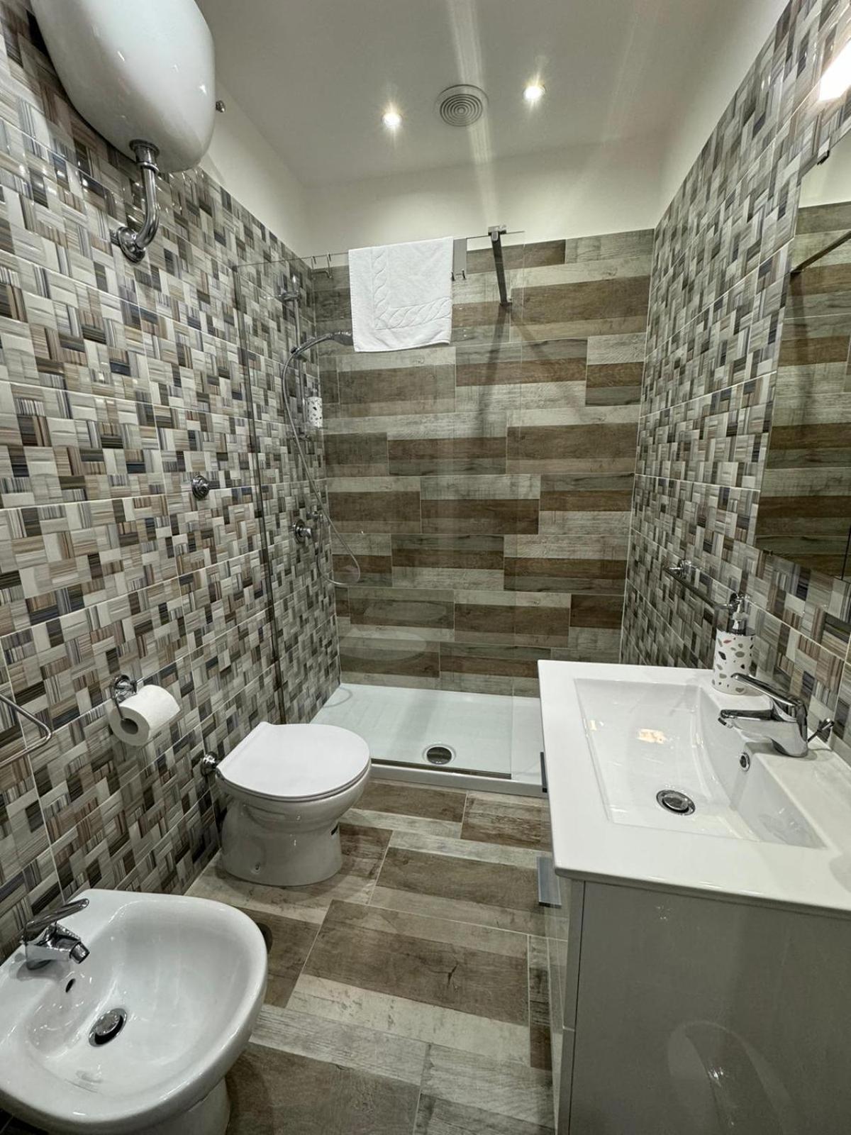 Punto House Ferrovia Gasthof *